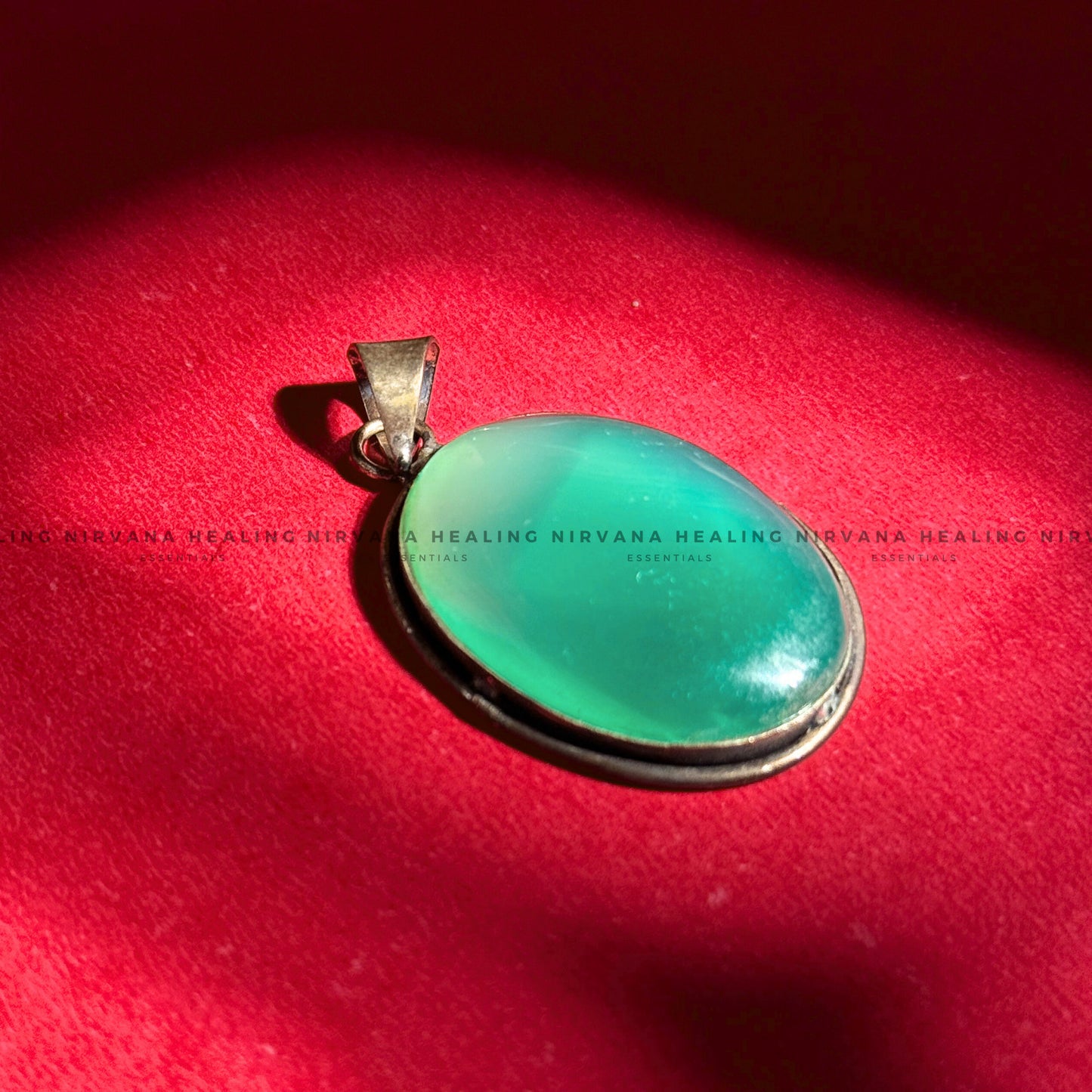 GREEN AVENTURINE OVAL CRYSTAL PENDANT (Luck, Money, Abundance, Career And Growth).  image 2