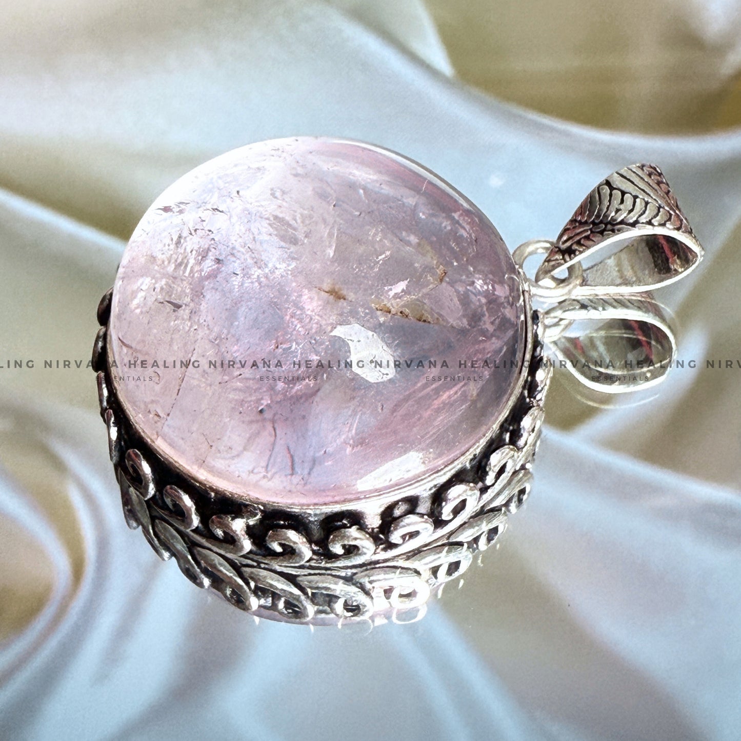 AURA QUARTZ ROUND PENDANT (Energy Amplifier, Aura Cleanser And Protection) image 0