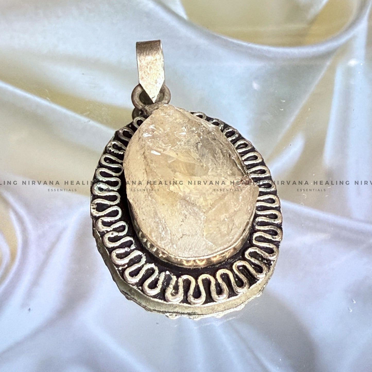 CLEAR QUARTZ RAW PENDANT (Mental Clarity, Master Healer And Energy Amplifier).  image 0