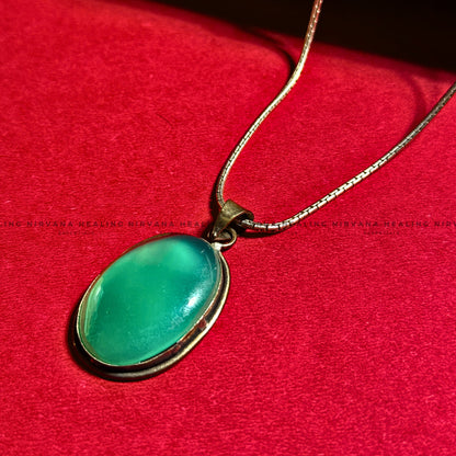 GREEN AVENTURINE OVAL CRYSTAL PENDANT (Luck, Money, Abundance, Career And Growth).  image 6