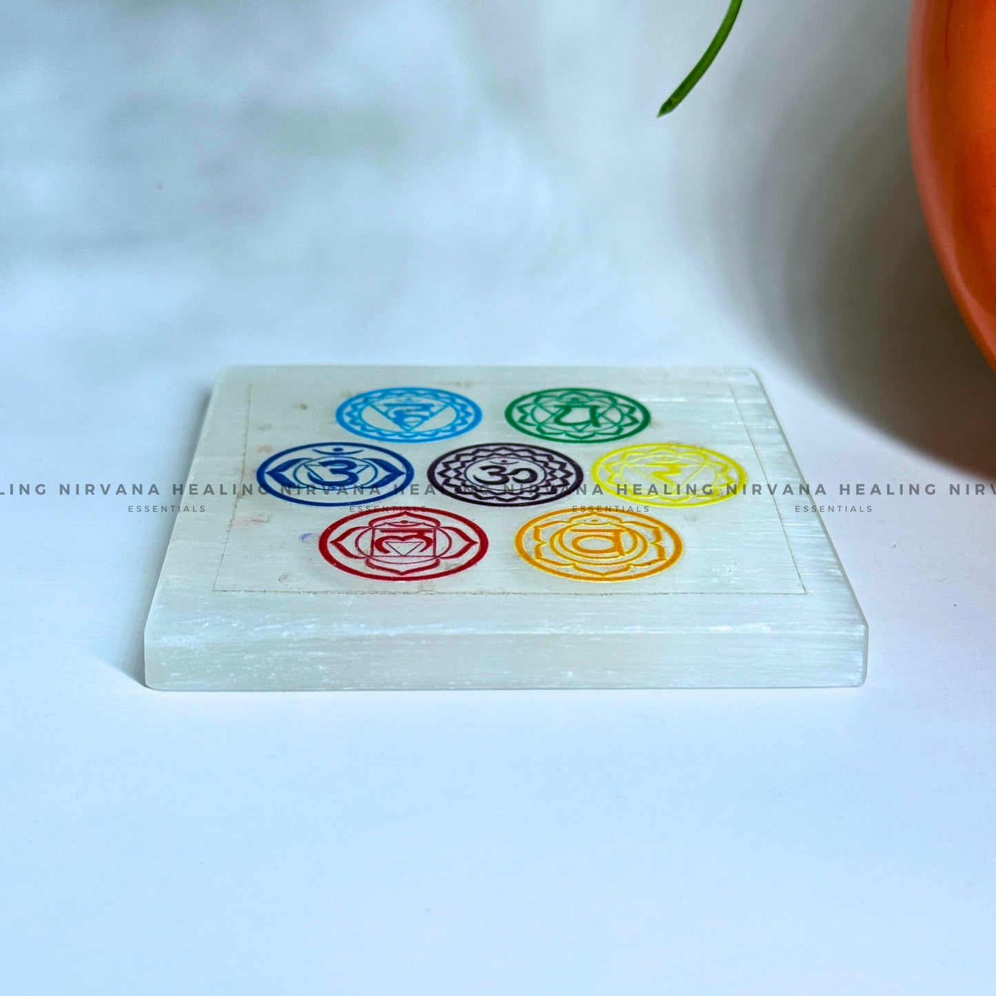 SELENITE 7 CHAKRAS COLOUR CHARGING PLATE (Aura Cleansing ,Charging, Cleansing And Purification). image 2