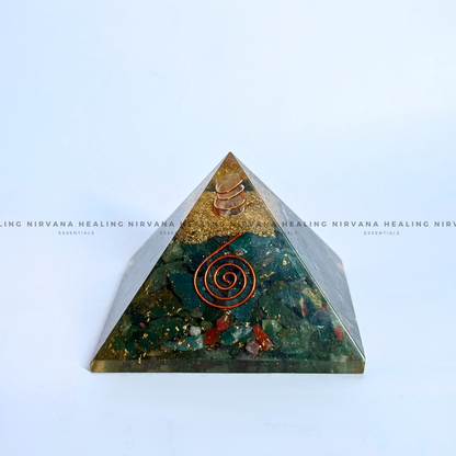 GREEN JADE PYRAMID (Luck, Harmony, Peace And Abundance) image 0