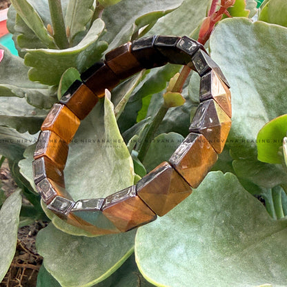 TIGER EYE PYRAMID BEADED BRACELET (Bold, Courage, Willpower And Strength). image 4