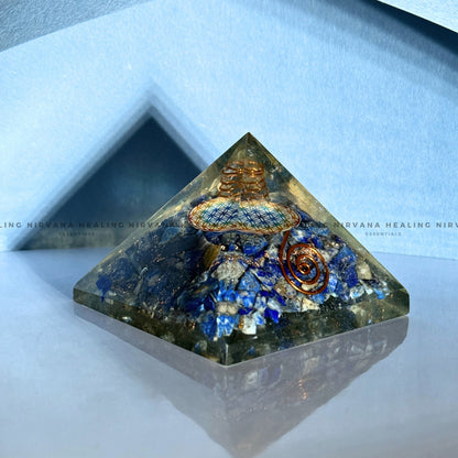 LAPIS LAZULI  PYRAMID (Communication, Truth, Ease Of Expression And Wisdom) image 3