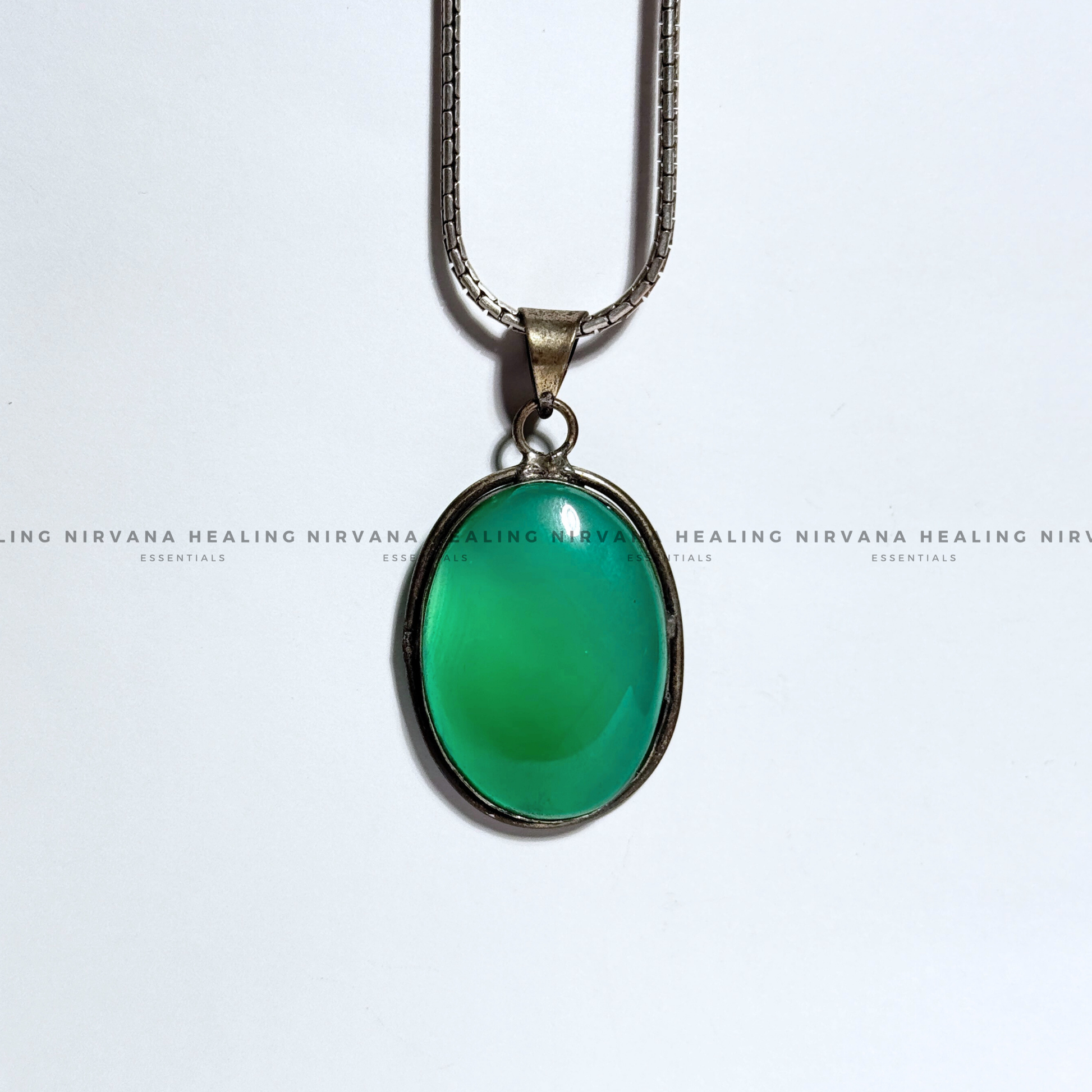GREEN AVENTURINE OVAL CRYSTAL PENDANT (Luck, Money, Abundance, Career And Growth).  image 1