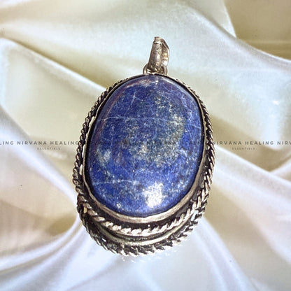 LABRADORITE OVAL PENDANT (Intuition, Inner Power And Transformation). image 2