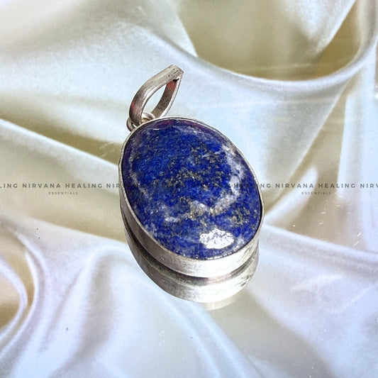 SODALITE OVAL PENDANT (Sodalite Creativity, Expression, Logic And Communication) image 0