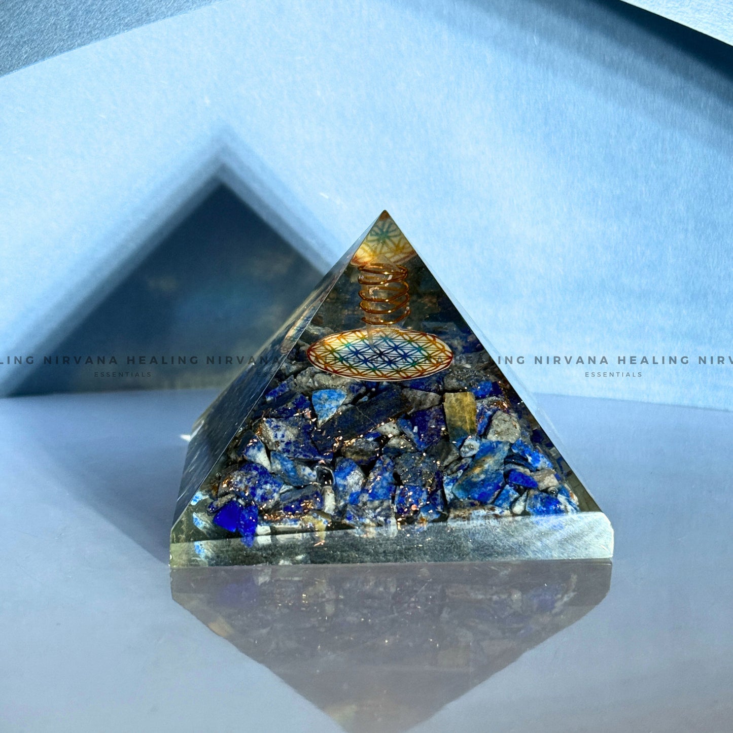 LAPIS LAZULI  PYRAMID (Communication, Truth, Ease Of Expression And Wisdom) image 4