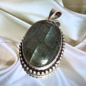 LABRADORITE CRYSTAL DESIGNER PENDANT (Intuition, Inner Power And Transformation). 