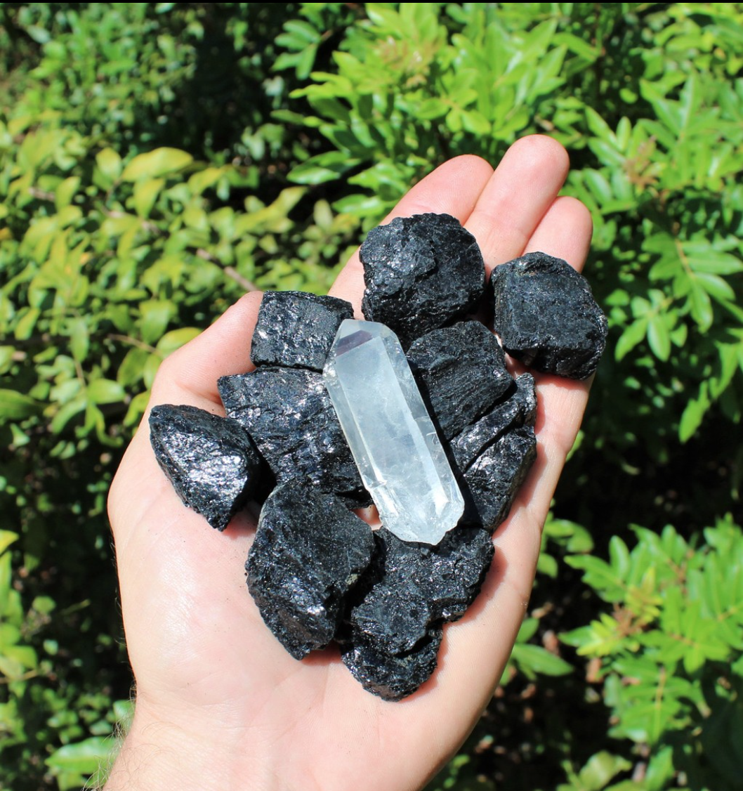 When life wobbles, your body often notices first. Sleep gets lighter, your chest feels tight, and small problems start to feel huge. In seasons of stress, change, grief, money worries, or family conflict, many people reach for black tourmaline as a steady, simple anchor. This post explains why it’s the go-to crystal when life feels unstable, what it can and cannot do, and easy ways to use it day to day, without making big claims or promises.